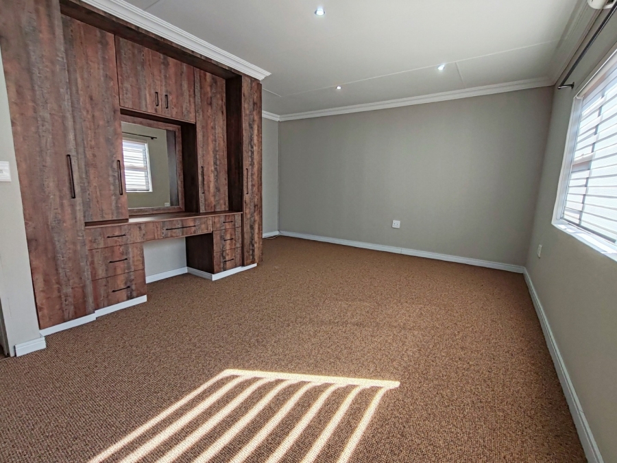 4 Bedroom Property for Sale in Grimbeeck Park North West